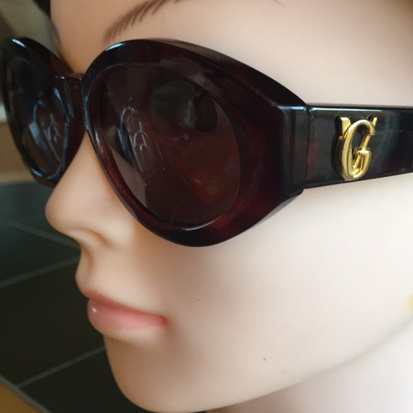 Gianni Versace Sunglasses - Picture 4 of 8